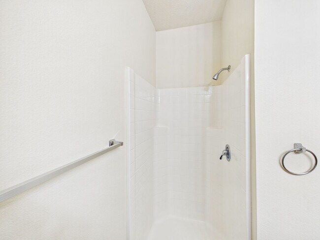 Building Photo - 1001 Krenek Tap Rd