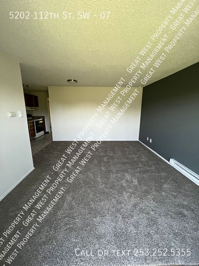 Building Photo - MOVE-IN SPECIAL- HALF OFF FIRST MONTH!! (E...