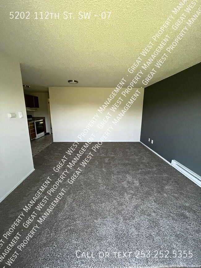 Building Photo - ONE MONTH FREE RENT! Call us today!!