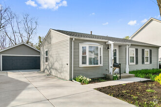 Building Photo - 215 E Maxon Ln