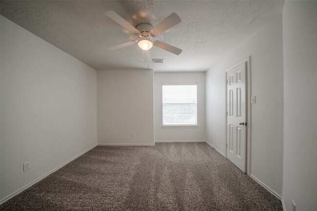 Building Photo - 146 Silver Penny Dr