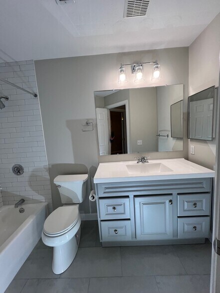 Building Photo - 134 Tyson Commons Ln