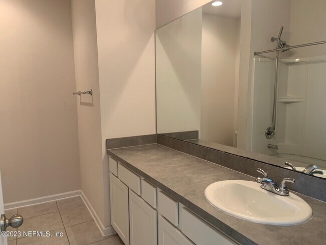 Building Photo - 816 Redtail Ln