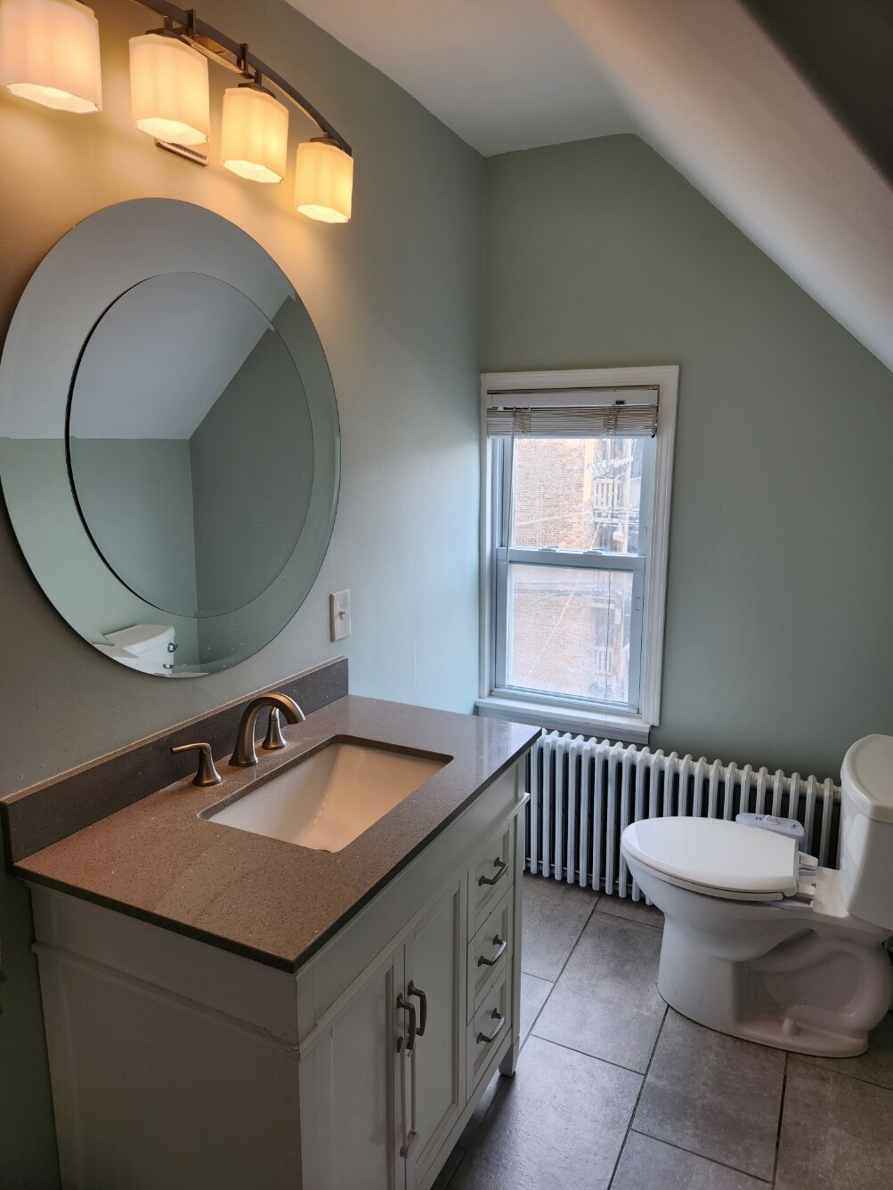 Building Photo - 316 S Grove Ave