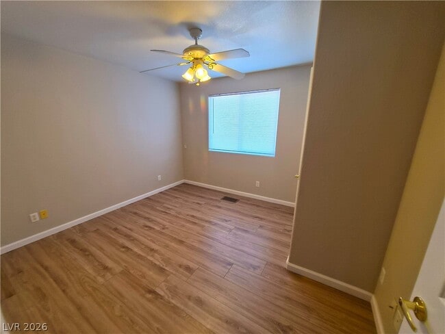 Building Photo - 1481 S Dandelion St