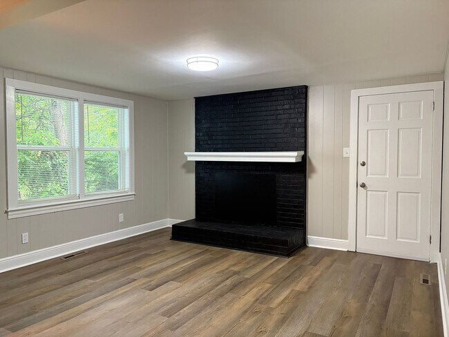 Building Photo - 3 Bedroom, 2 Bathroom House in Reidsville!