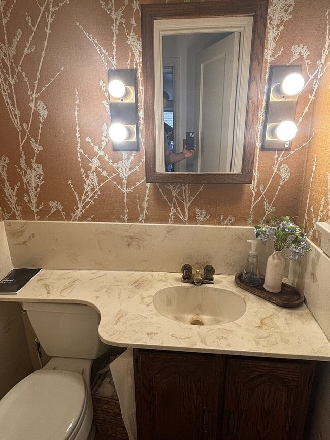 Building Photo - 290 Elm Park Ave