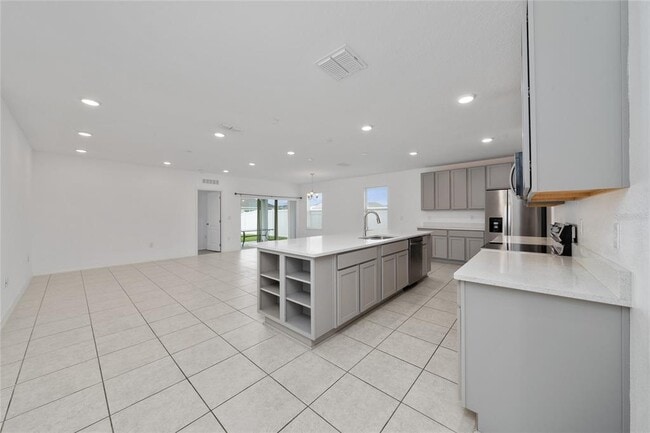 Building Photo - 557 Pawnee Ct