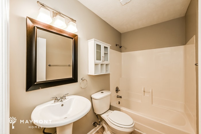 Building Photo - 3202 Lakeford Dr