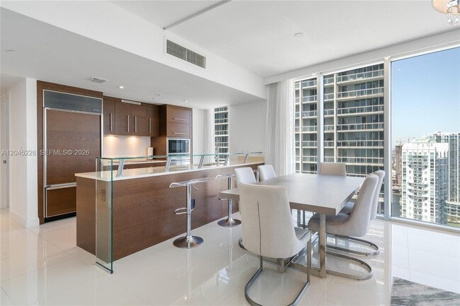 Building Photo - 475 Brickell Ave