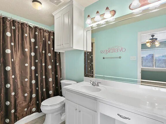 Building Photo - 3103 River Bend Dr