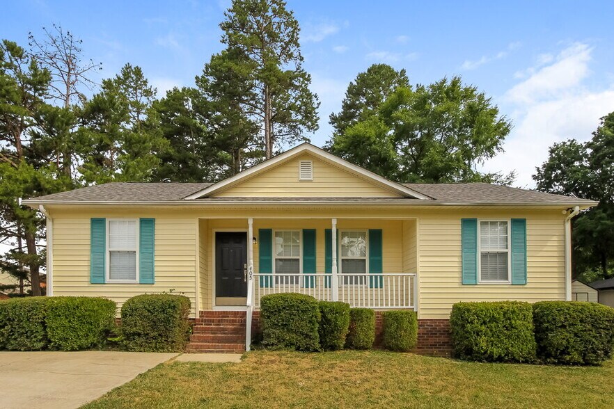 Primary Photo - 405 Cook St