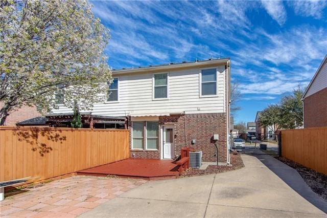 Building Photo - 2620 Van Buren Dr