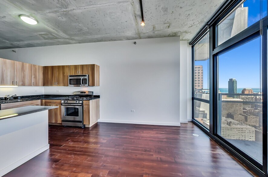 Building Photo - 235 W Van Buren St