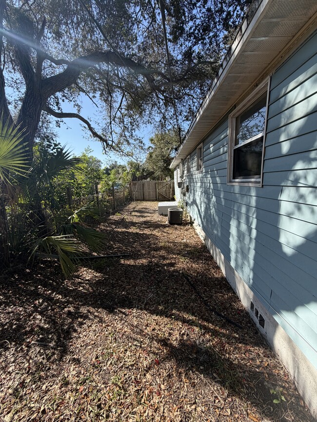 Building Photo - 1834 44th St S