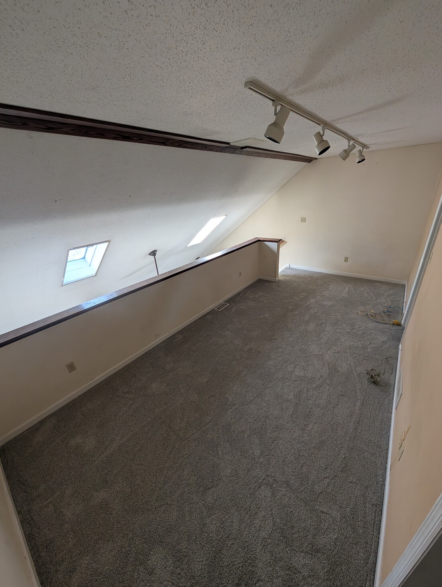 Building Photo - 55 Cross St