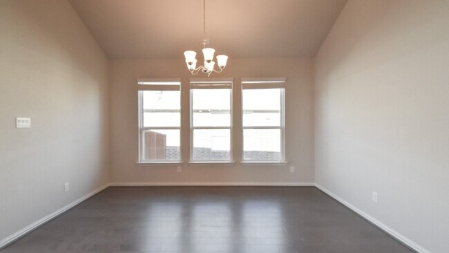 Building Photo - 613 Palmilla St