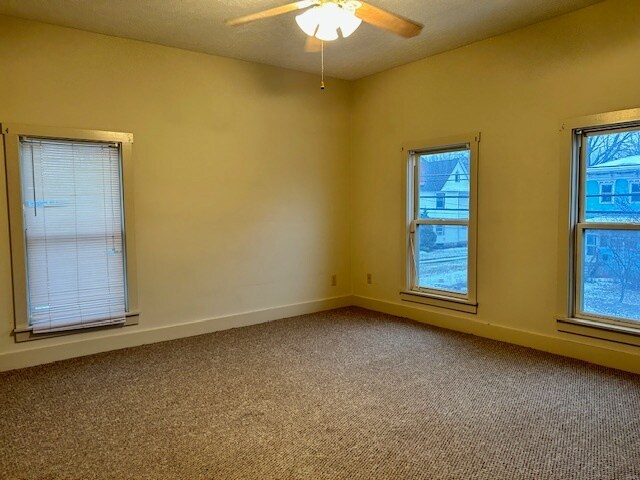 Building Photo - 362 W Main St