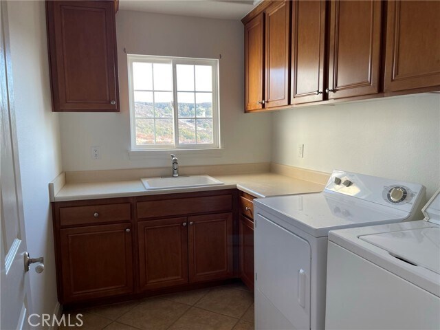 Building Photo - 38975 Loftus Ln