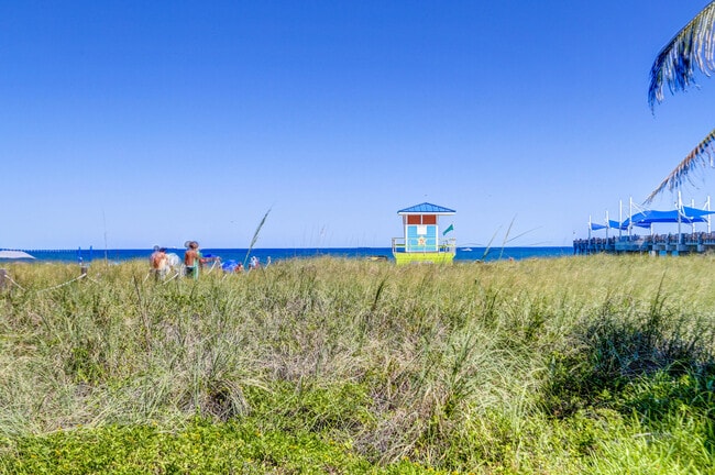 Building Photo - 405 N Ocean Blvd