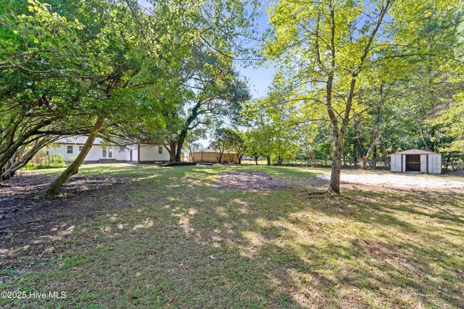 Building Photo - 104 Columbia Dr