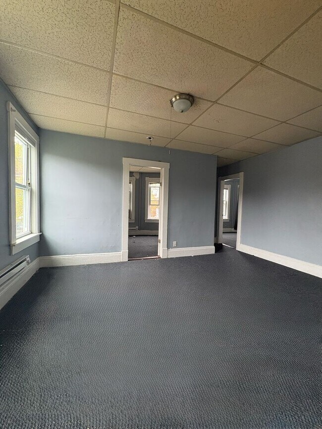 Building Photo - 5 Ellis Ave