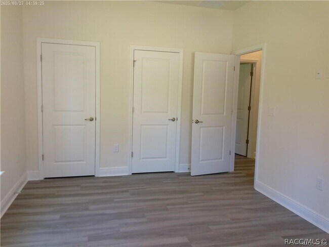 Building Photo - 7202 Everest Ave