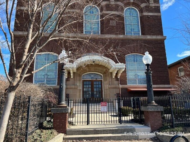 Primary Photo - Short North 1 BR Brownstone