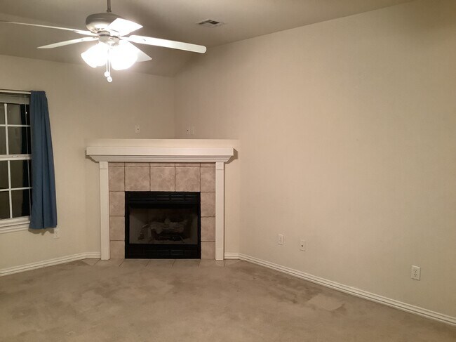 Living room - 431 Firewood Dr