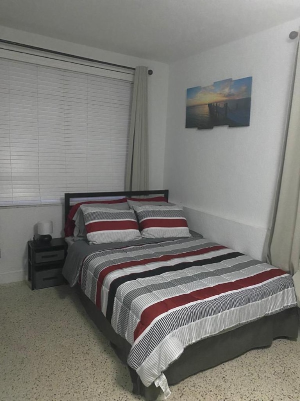 Building Photo - 900 NE 85th St