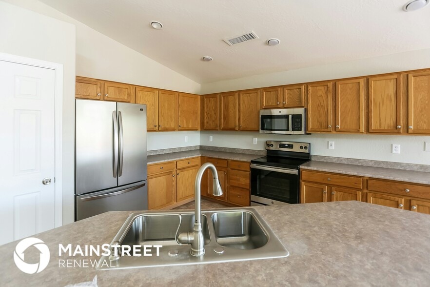 Building Photo - 8612 W Mohave St