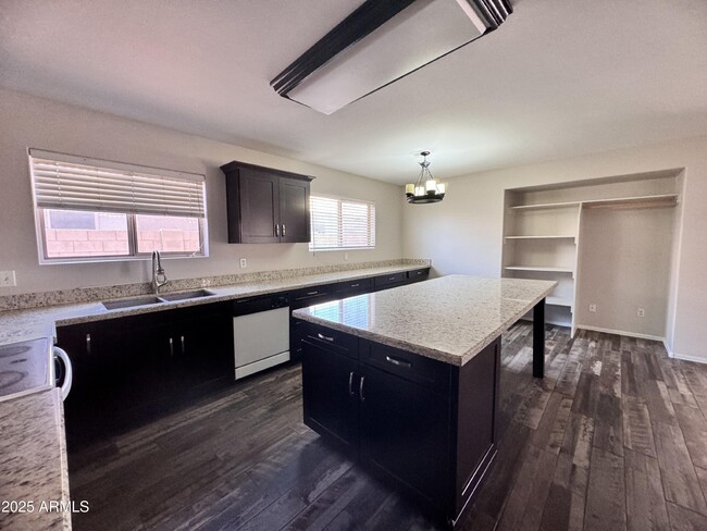 Building Photo - 9138 W Ross Ave