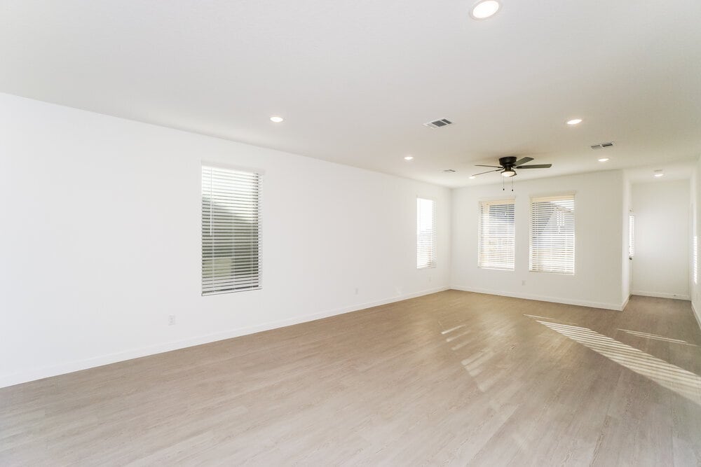 Building Photo - 15546 Crescent Pne