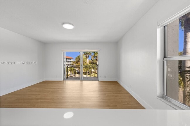 Building Photo - 455 S Pine Island Rd