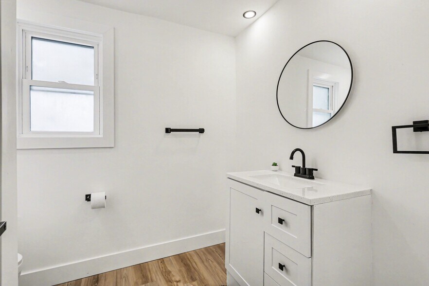 Bathroom 3 Shared - 2705 McCarty Rd