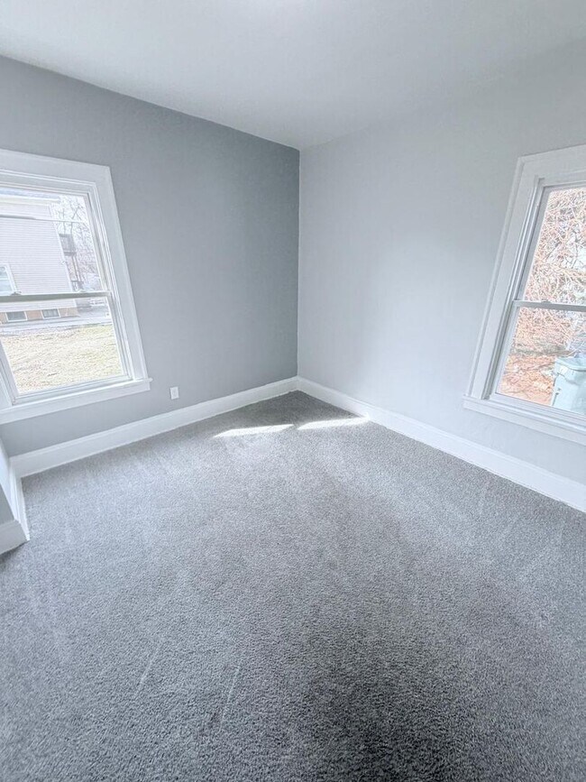 Building Photo - 3341 Desota Ave