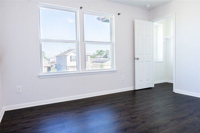 Building Photo - 623 Ash Mill Dr