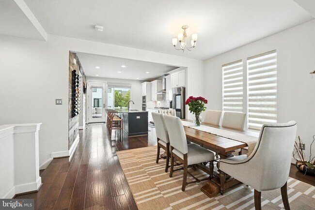 Building Photo - 610 Watermans Dr