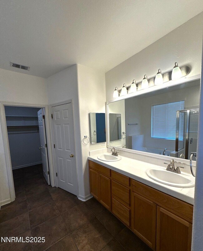Building Photo - 10407 Summershade Ln