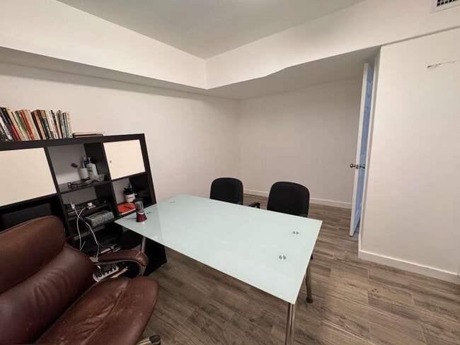 Building Photo - 3350 Powerline Rd