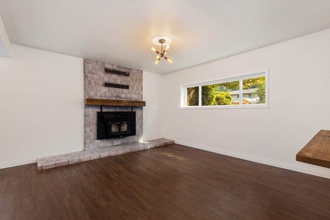 Building Photo - 7912 NE 130th St