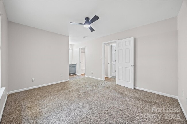 Building Photo - 12216 Lullingstone Rd