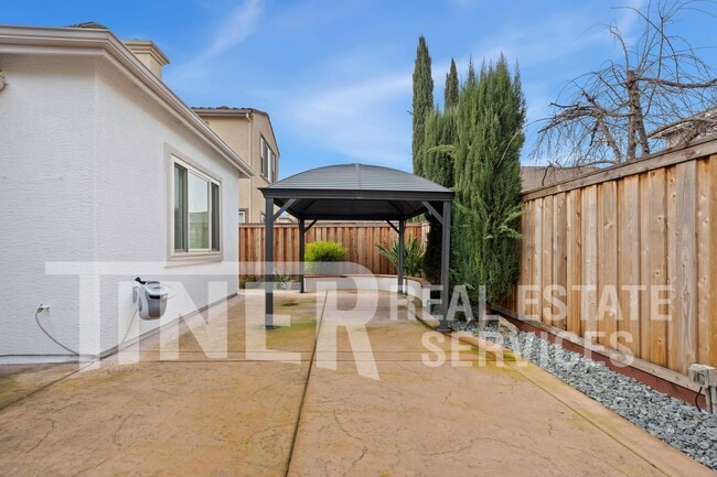 Building Photo - 3550 Coyote Rd