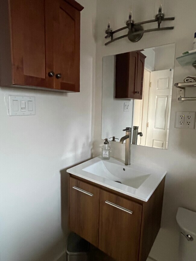 vanity - 1720 Corey St