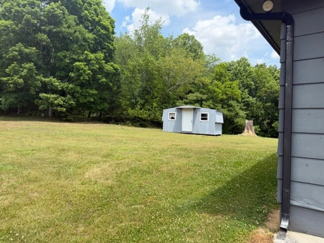 Building Photo - Loudon 37774 - COMING SOON! Available  by June 15th! 3 bedroom, 1 bath home - Contact Linda Meese...
