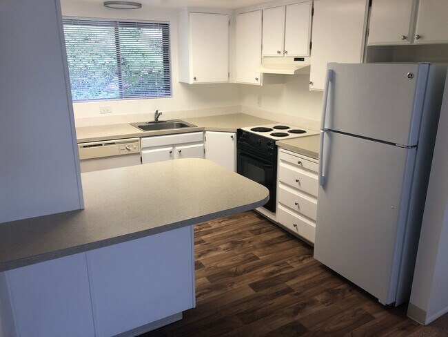 Building Photo - Kingcity Apartments