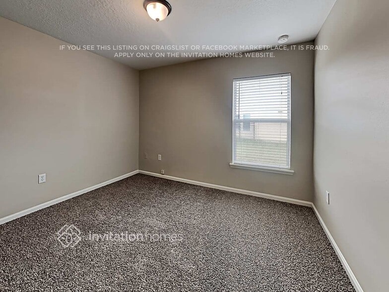 Building Photo - 12563 Pine Marsh Way