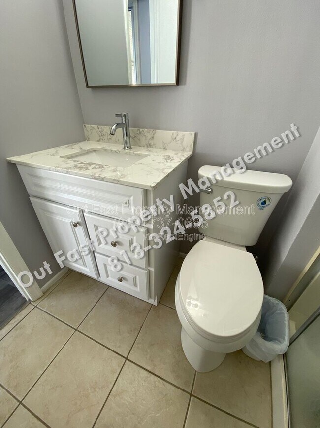 Building Photo - 2764 Kavalier Dr