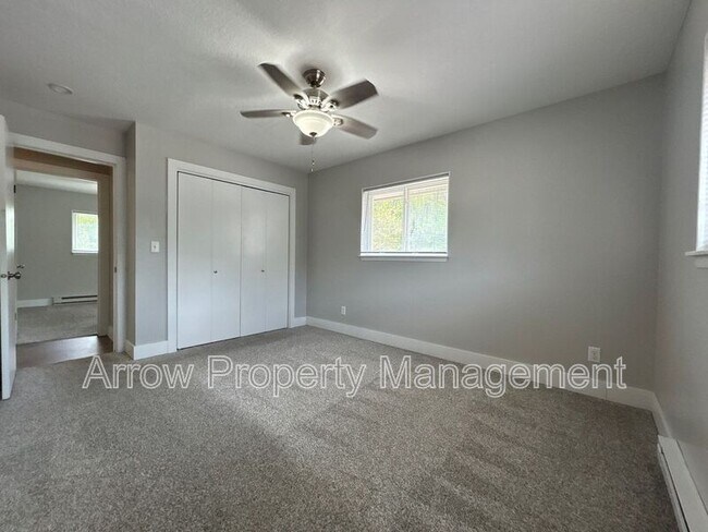 Building Photo - 222 Park Ave