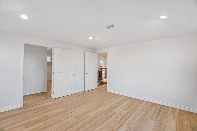 Building Photo - 8500 Grv Hl Ct